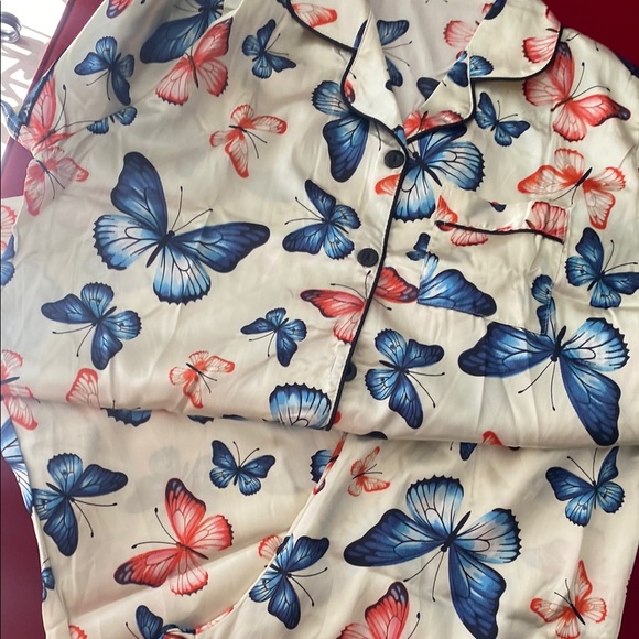 Butterfly Print Pajama Set - Picture 7 of 8